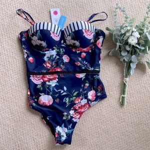 NWT Floral Cupshe swimsuit